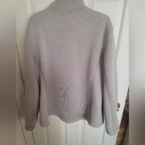 Time and Tru women's fleece jacket. - Picture 3 of 4